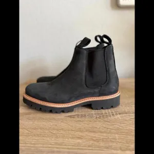 NEW Nisolo Go-To Lug Chelsea Boot Black ($250) | Women’s Size 8.5