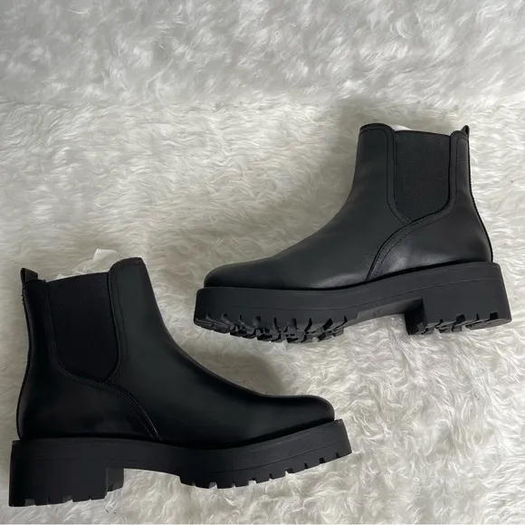 NEW SAM EDELMAN Justina Lug Sole Chelsea Boots Size 7 in black