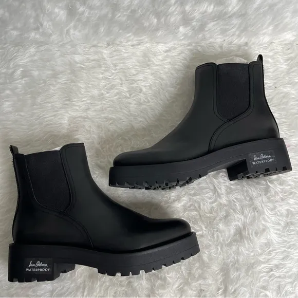 NEW SAM EDELMAN Justina Lug Sole Chelsea Boots Size 7 in black
