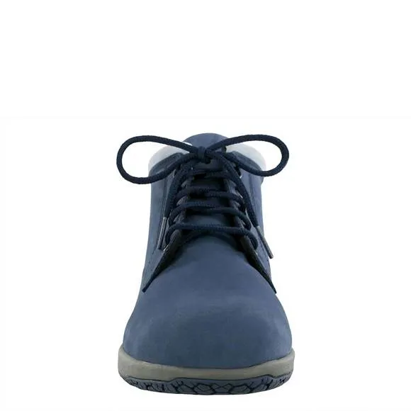 NEW SAS women's gretchen chukka boot in navy