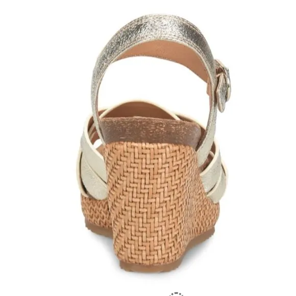new Sofft Carlana Italian Leather Wedge Sandals  in box 252