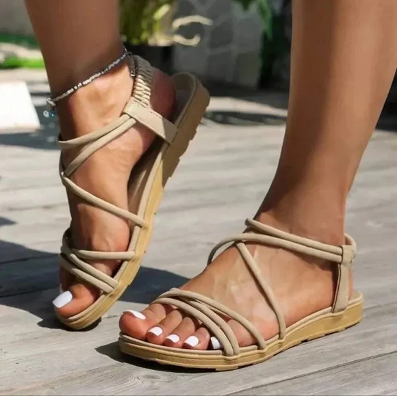 New Summer Women Elegant And Comfortable Large Size Flat Sandals With Straps