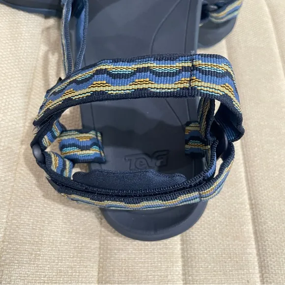 NEW Teva Hurricane XLT 2 Kids Sandals Blue Size 7