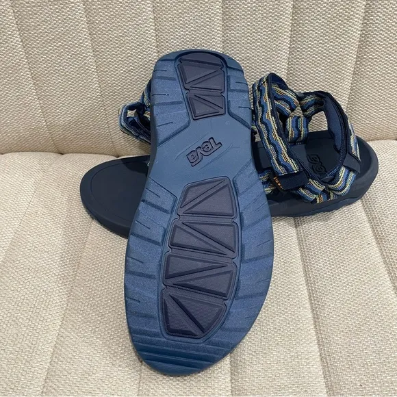 NEW Teva Hurricane XLT 2 Kids Sandals Blue Size 7