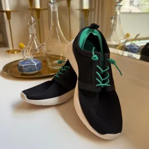 NEW Tropicfeel Monsoon Sneakers Women’s 39 Black and Green