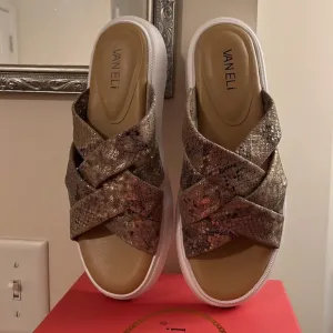 NEW VanEli Cleary Opal Rockefeller Reptile Print Platform Sandals Size 8.5M