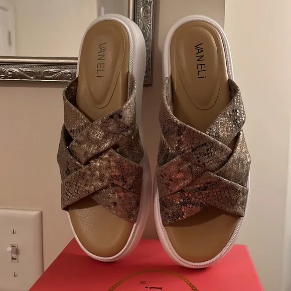 NEW VanEli Cleary Opal Rockefeller Reptile Print Platform Sandals Size 8.5M