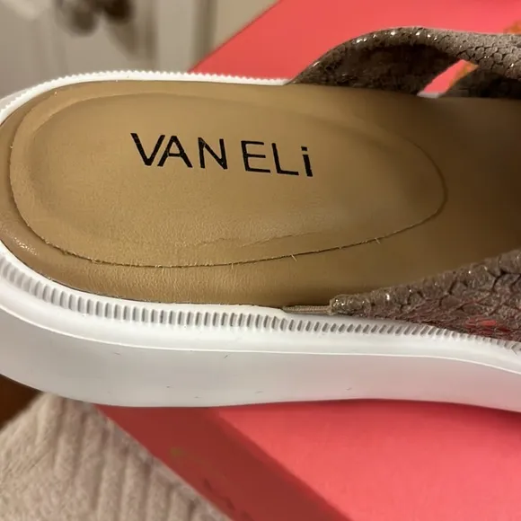 NEW VanEli Cleary Opal Rockefeller Reptile Print Platform Sandals Size 8.5M