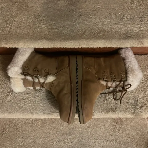 New Without Tag‎ Authentic UGG MontclairWomen  Sheepskin Lace Up Boots S…