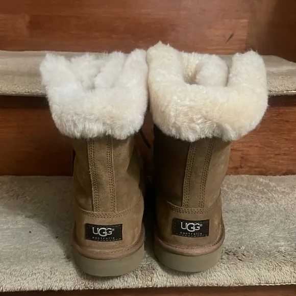 New Without Tag‎ Authentic UGG MontclairWomen  Sheepskin Lace Up Boots S…