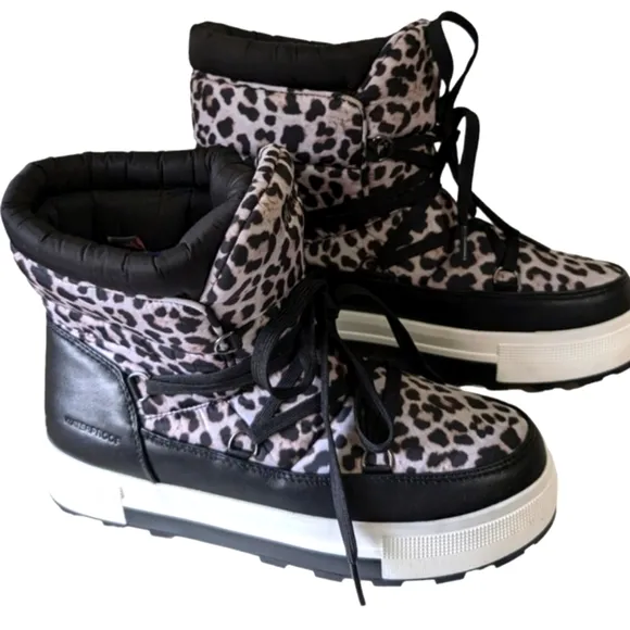 NEW....Cougar Wink Nylon Waterproof Leopard Boots ..Size 7