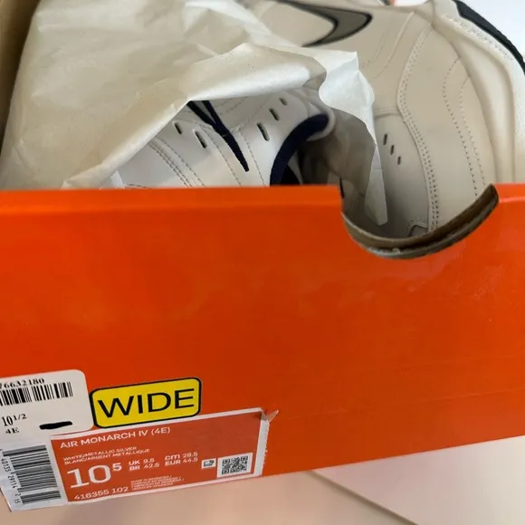 NIB Nike Air Monarch IV White and Navy Sneakers Sz 10.5 W