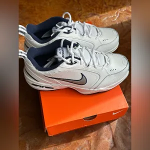 NIB Nike Air Monarch IV White and Navy Sneakers Sz 10.5 W