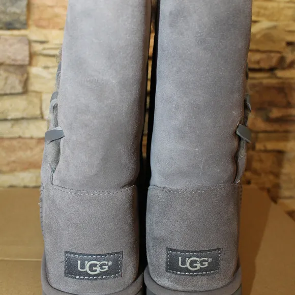 NIB UGG WOMEN'S CLASSIC‎ SHORT CONSTANTINE SUEDE SHEARLING BOOTS