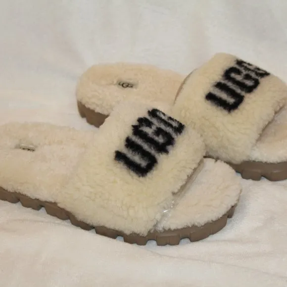 NIB UGG‎ WOMEN'S COZETTA CURLY SHEARLING LOGO SLIPPER SANDALS NATURAL BLA…