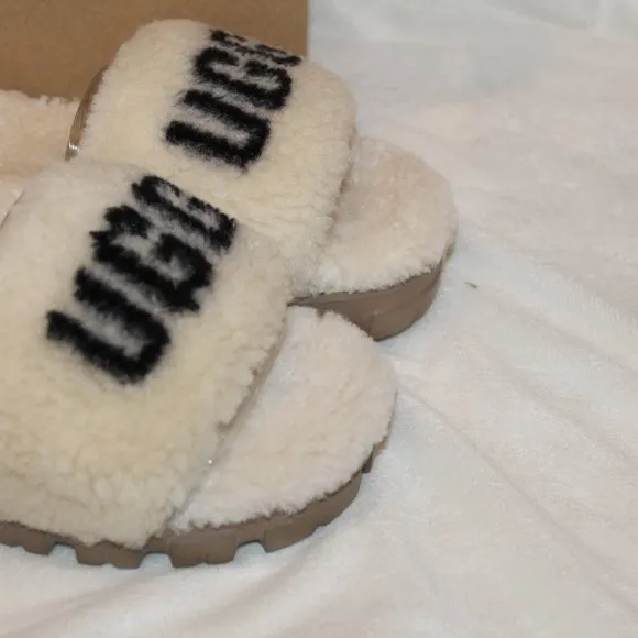 NIB UGG‎ WOMEN'S COZETTA CURLY SHEARLING LOGO SLIPPER SANDALS NATURAL BLA…
