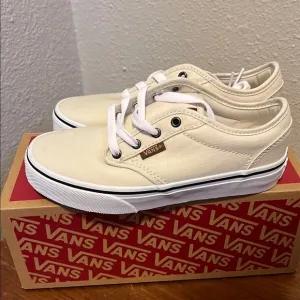 NIB Vans Atwood Woven Turtledove Sneakers Boy's Size 2