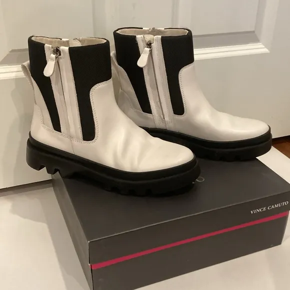 NIB Vince Camuto Kaskona Boots, Size Women’s 8.5, Coconut Cream, Lug sole‎