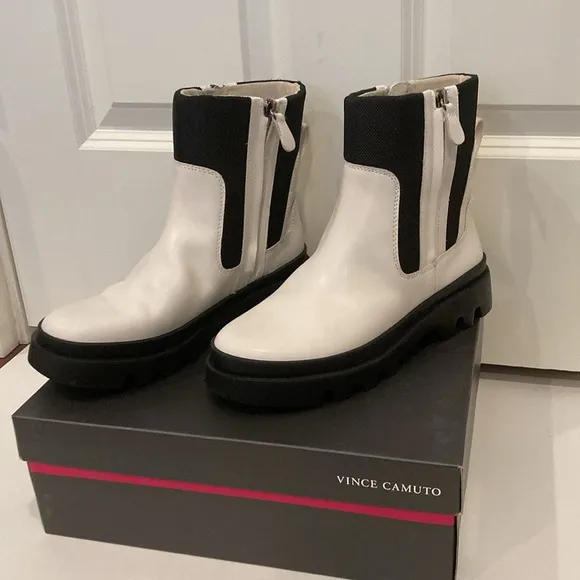 NIB Vince Camuto Kaskona Boots, Size Women’s 8.5, Coconut Cream, Lug sole‎