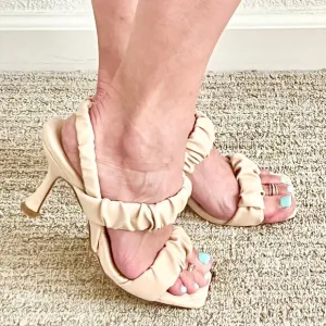 NIB Women's 8US Nude Beige Vegan Leather Strappy Square Toe Quilted Sandal Heels