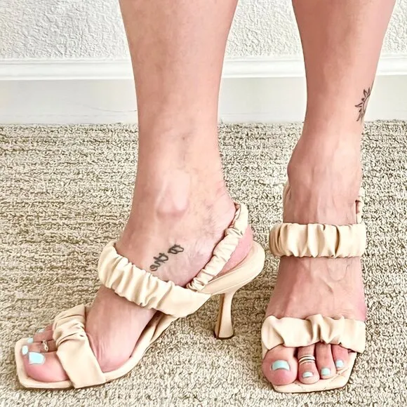 NIB Women's 8US Nude Beige Vegan Leather Strappy Square Toe Quilted Sandal Heels
