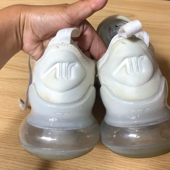 Nike Air 270 Sneakers 943345-103 Unisex Size 6Y.