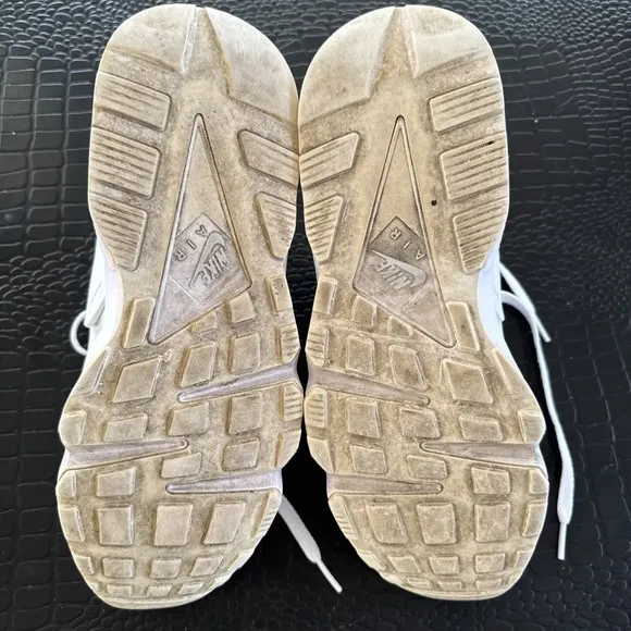 Nike Air Huarache Triple White Sneakers Size 10.5 US Men's Shoes Classic Style