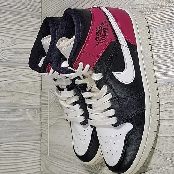 Nike Air Jordan 1 Black Noble Red White MidTop Sneakers Mens Size 7.5