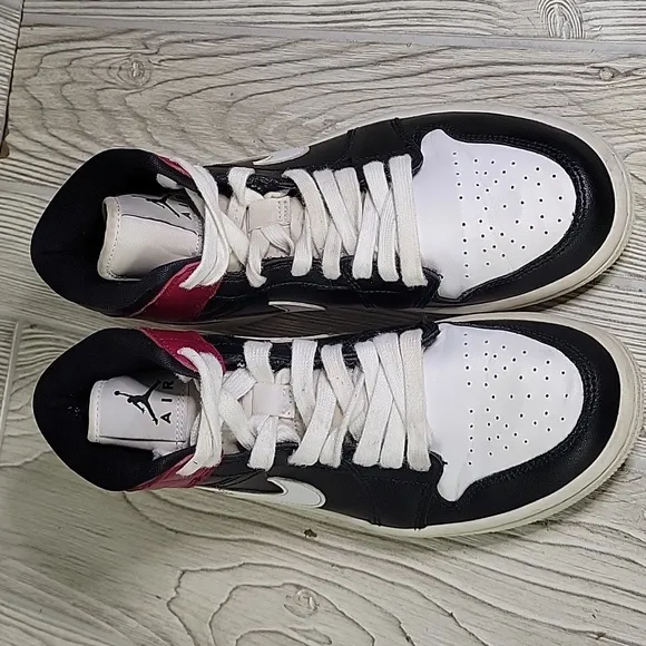 Nike Air Jordan 1 Black Noble Red White MidTop Sneakers Mens Size 7.5