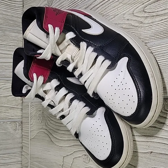 Nike Air Jordan 1 Black Noble Red White MidTop Sneakers Mens Size 7.5