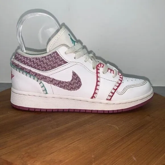 Nike Air Jordan 1 Low SE GS Size 4Y / Women’s 5.5 White Bordeaux Knit DM9037-100