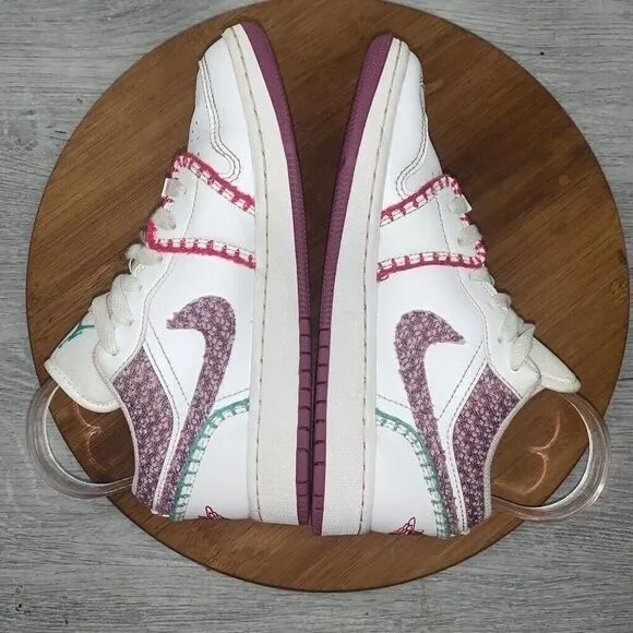 Nike Air Jordan 1 Low SE GS Size 4Y / Women’s 5.5 White Bordeaux Knit DM9037-100