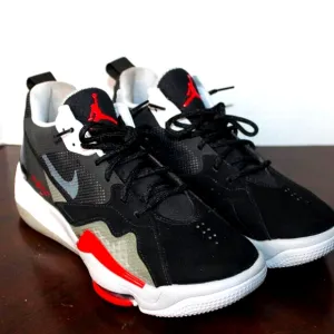 Nike Air Jordan Zoom 92 CK9183-001 Men’s Size 9.5 Black Red Gray Streetwear