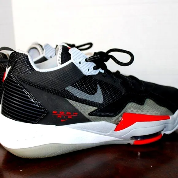 Nike Air Jordan Zoom 92 CK9183-001 Men’s Size 9.5 Black Red Gray Streetwear