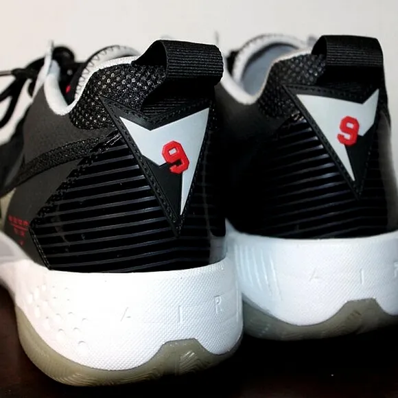 Nike Air Jordan Zoom 92 CK9183-001 Men’s Size 9.5 Black Red Gray Streetwear