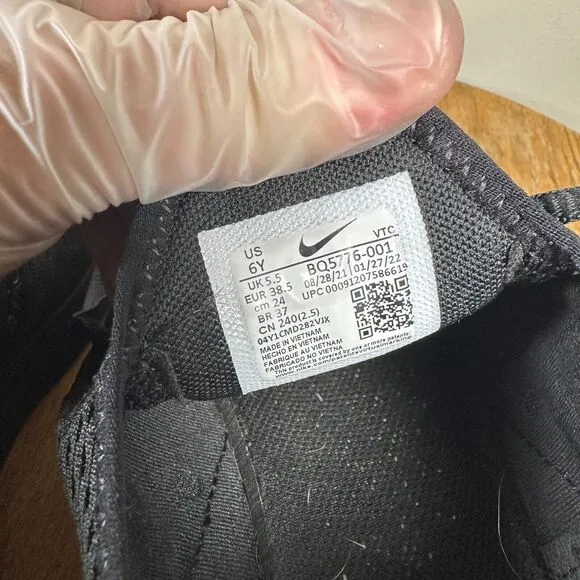 Nike Air Max 270 Black Shoe Sneakers Women's Size‎ 7.5 BQ5776-001