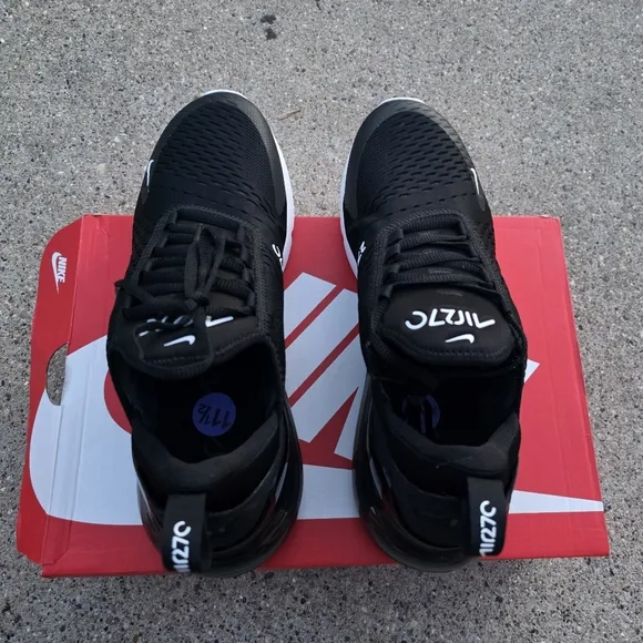 Nike Air Max 270 Black Sneakers Women Size 11.5
