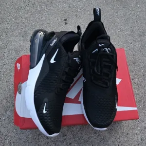 Nike Air Max 270 Black Sneakers Women Size 11.5