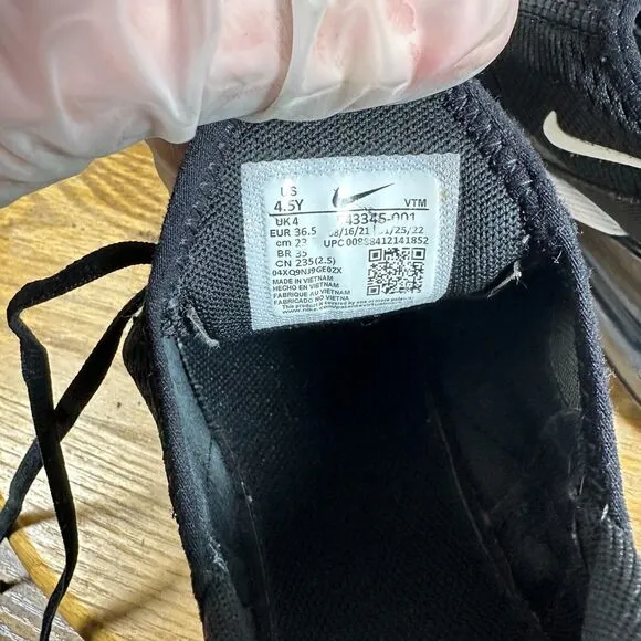 Nike Air Max 270 Black White Women's Size 6 Shoes Sneakers 943345-001