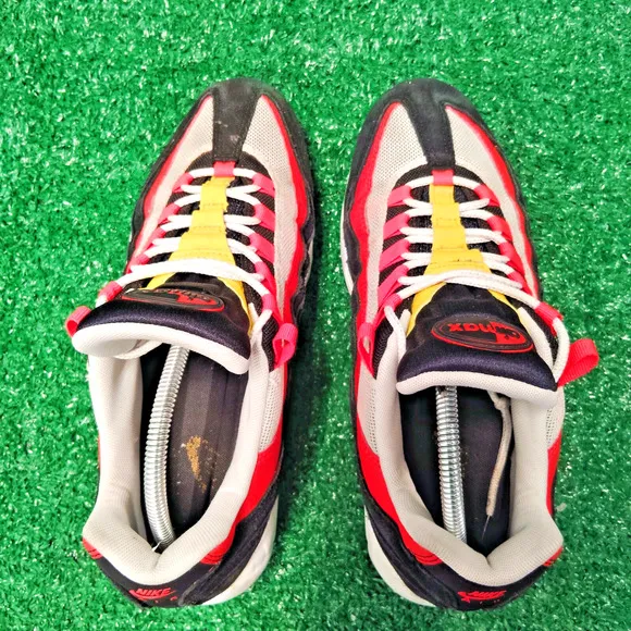 Nike Air Max 95 Essential Sneakers Men's Size 10 Red Black Low Cut AT9865-101