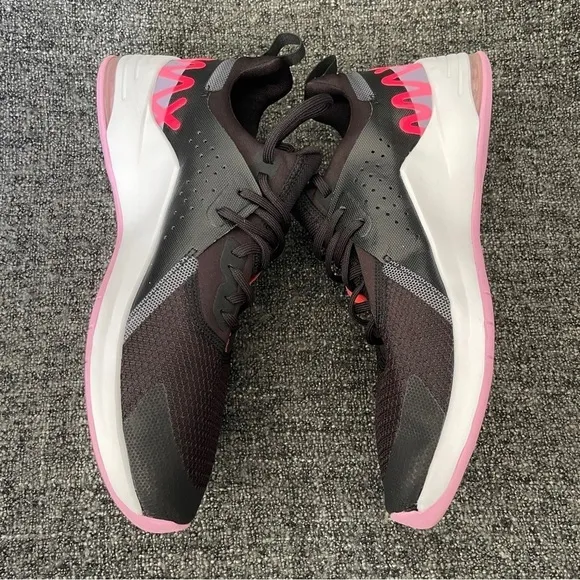 Nike Air Max Bella TR 3 Sneakers Black Beyond Pink Running Women’s Size 11.5