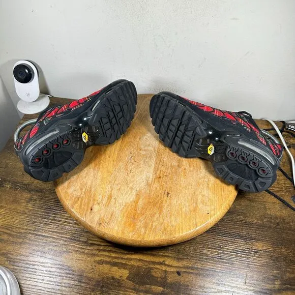 Nike Air Max Plus Tartan Rare Red Black Women's Size 8 Shoe Sneakers AV9955-001