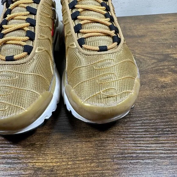 Nike Air Max Plus TN AR0259-700‎ Metallic Gold Varsity Sneakers Women's Size 6