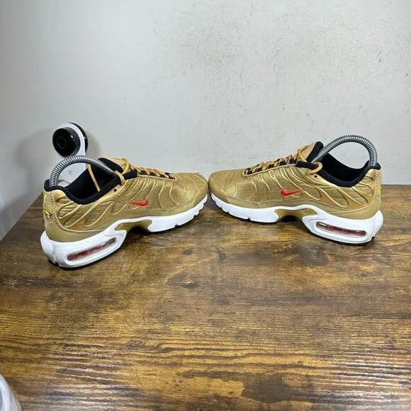 Nike Air Max Plus TN AR0259-700‎ Metallic Gold Varsity Sneakers Women's Size 6