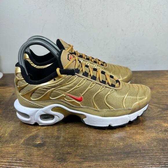 Nike Air Max Plus TN AR0259-700‎ Metallic Gold Varsity Sneakers Women's Size 6