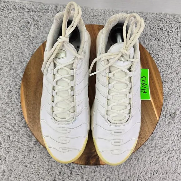 Nike Air Max Plus Triple White Leather Athletic Sneakers Mens 10.5 AJ2029-100