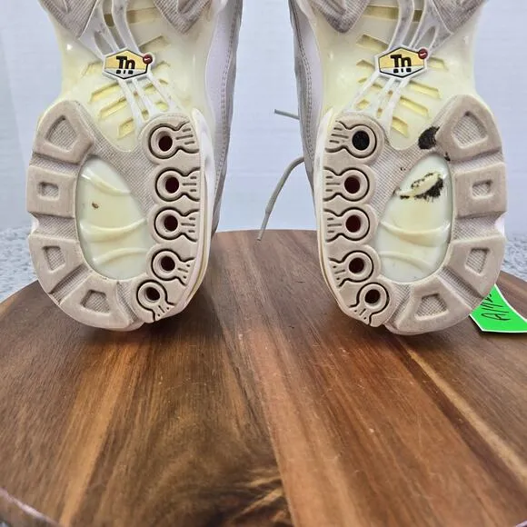 Nike Air Max Plus Triple White Leather Athletic Sneakers Mens 10.5 AJ2029-100