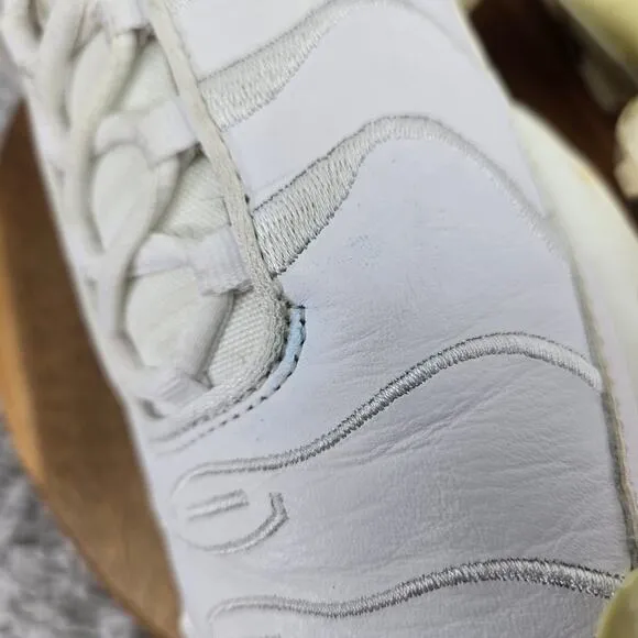 Nike Air Max Plus Triple White Leather Athletic Sneakers Mens 10.5 AJ2029-100
