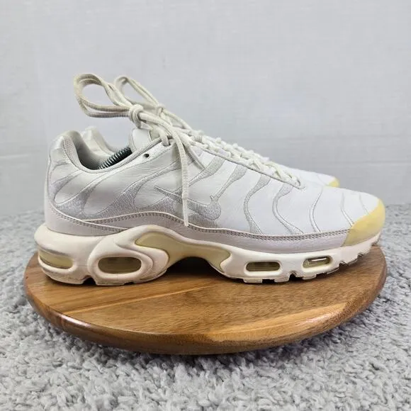 Nike Air Max Plus Triple White Leather Athletic Sneakers Mens 10.5 AJ2029-100