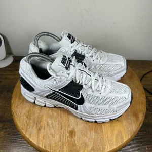 Nike Air Zoom Vomero 5 White Black Mens Size 8 Shoes Sneakers FB9149-101